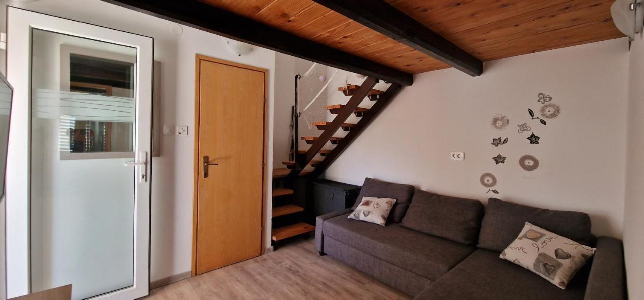 Apartmani Dutkovic Vrboska Eksteriør billede