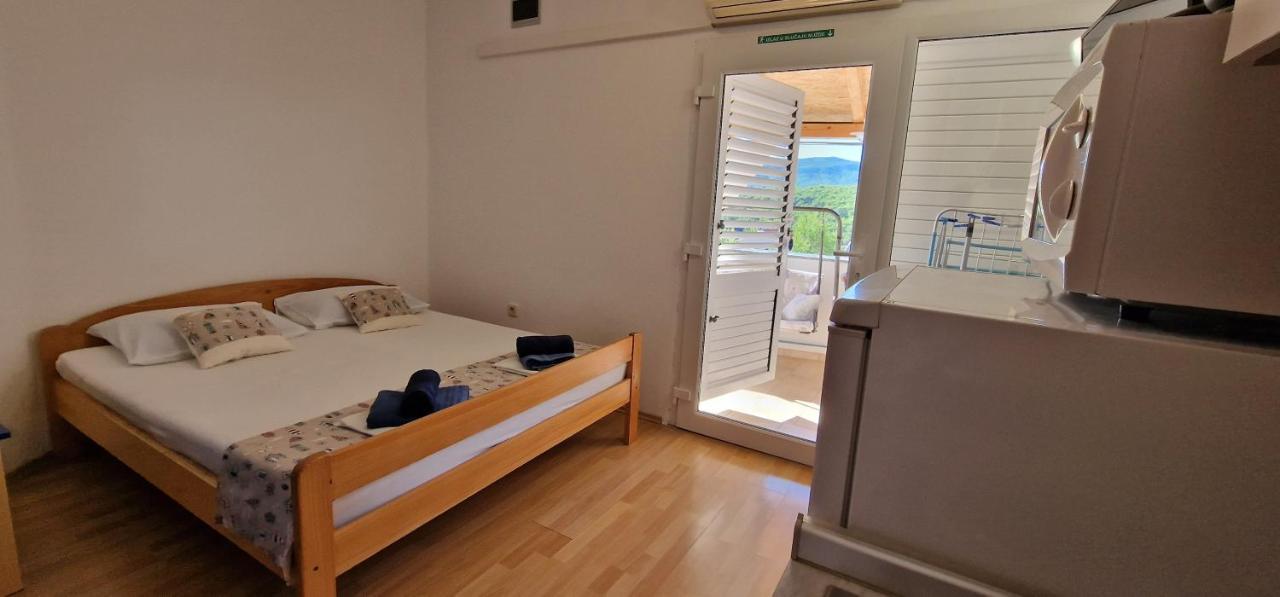 Apartmani Dutkovic Vrboska Eksteriør billede