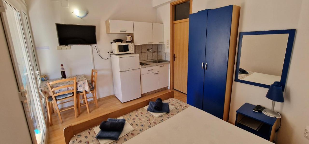 Apartmani Dutkovic Vrboska Eksteriør billede