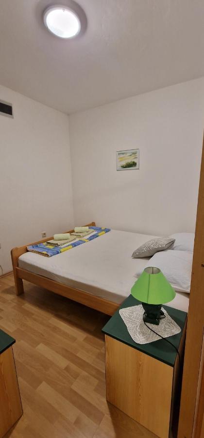 Apartmani Dutkovic Vrboska Eksteriør billede