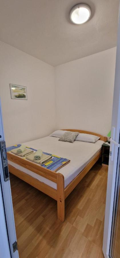 Apartmani Dutkovic Vrboska Eksteriør billede