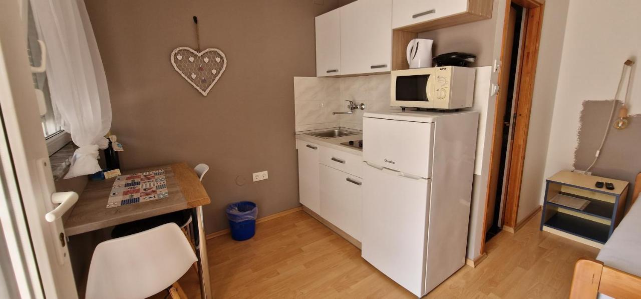 Apartmani Dutkovic Vrboska Eksteriør billede