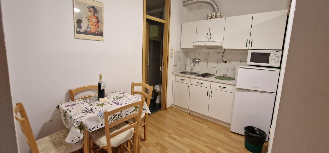 Apartmani Dutkovic Vrboska Eksteriør billede