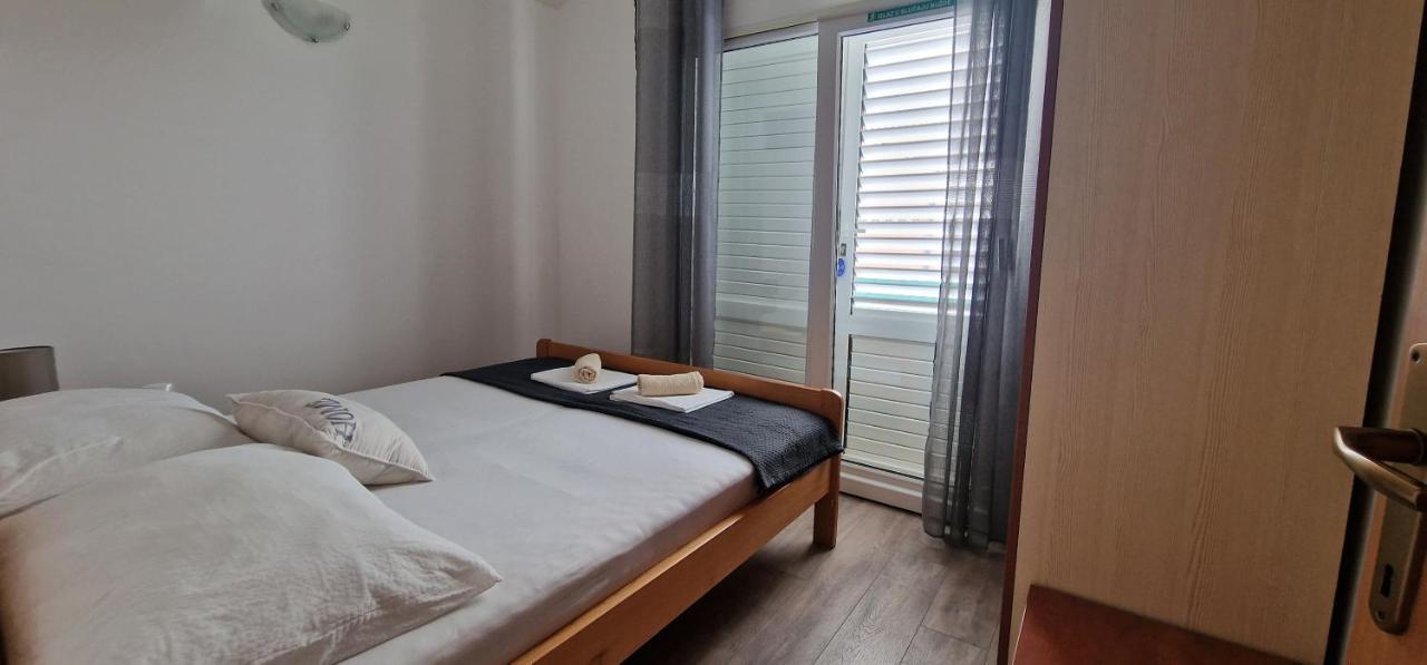 Apartmani Dutkovic Vrboska Eksteriør billede